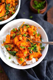 Susskartoffel Kichererbsen Curry Mit Spinat 30 Minuten Kochkarussell Rezept Kichererbsen Curry Kichererbsencurry Susskartoffel Kichererbsen Curry