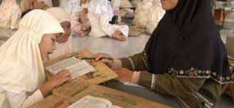 Sedekah jariyah, ilmu yang dimanfaatkan, atau do'a anak yang sholeh (hr. Ini 7 Amalan Yang Pahalanya Terus Mengalir Republika Online