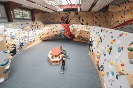 In zentraler lage, leicht erreichbar per tram und fahrrad findet ihr unsere boulderhalle an der ehemaligen glassbaustein fabrik in der landsberger strasse 185. Zukunft Bouldern