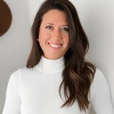 Lynette Lanier's Instagram, Twitter & Facebook