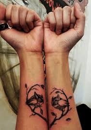 Las 21 Mejores Ideas De Tatuajes Para Parejas Hombre Y Mujer Tatuaje para pareja, simba y nala. ideas de tatuajes para parejas