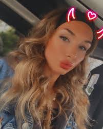 Danielle Ball's Instagram, Twitter & Facebook