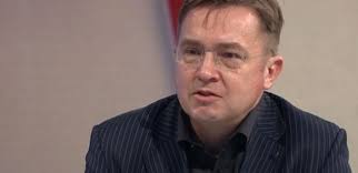 Romanu šmuclerovi po očkování ochrnula půlka obličeje. Tak To Tem Duchodcum Reknete Covid Smucler Zaskocil Smrti A Zmarem Parlamentnilisty Cz Politika Ze Vsech Stran