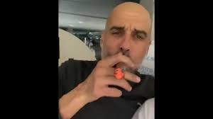 Las semis de la copa de liga y la nba. Pep Smokes Cigar Singing Don T Look Back In Anger At City Party Youtube