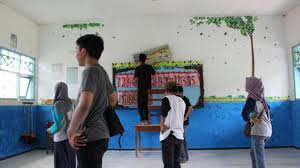 Gambar grafiti nama 3d, huruf, tulisan yang keren, mudah, simple. Berbagi Keceriaan Melalui Kanvas Kelas Inspirasi Dan Kreativitas Di Sdn Pocong Bangkalan Bisa Gerakan Sosial Kepemudaan Non Politik