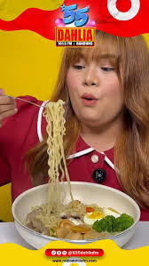 Pada masa kecilnya, Ryan merupakan anak baik-baik, cerdas, dan berprestasi.  Akan tetapi, Ryan memiliki kepribadian yang berbeda dari anak-anak lain  pada umumnya. Menginjak bangku SMP, Ryan sering mengikuti aktivitas seni  yang identik