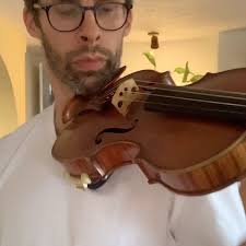 Anyone know what piece this is and which movement?? Let's hear what you  think. Pros not allowed to answer😃.