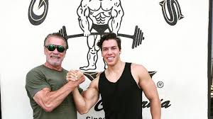 Arnold schwarzenegger kann stolz sein. Wie Der Papa Arnold Schwarzeneggers Sohn Zeigt Mega Muskeln Promiflash De