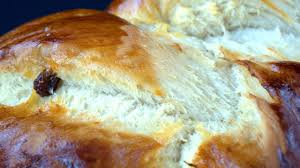 Hefezopf Mit Rosinen Mit Diesem Rezept Gelingt Er Dir Utopia De Rezepte Hefezopf Fruhstuck Backen