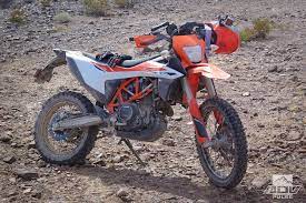 Valamu maakera kapitalism ktm adds a little 'adventure' to the 2019. Ktm 690 Enduro Vs Husqvarna 701 Enduro Here S What S Different Adv Pulse