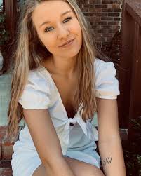 arissa☀︎ (@arissa.sager) • Instagram photos and videos