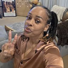 Curious, if females prefer 6'4 and above but bald men, or 5'11 and with hair