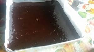 Bahan a 5 biji kuning telur ( m saiz)+1 biji telur (m saiz ) 65 gm minyak jagung 90 gm santan(santan kotak) 2 sudu besar pandan paste 70 gm tpg naik sendiri ( di ayak ) 1.kacau telur guna whisk saja. Resepi Brownies Kedut