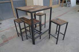 hoge tafel met 4 krukken gemaakt van staal en hout hoge tafel bartafel woonkamer tafels
