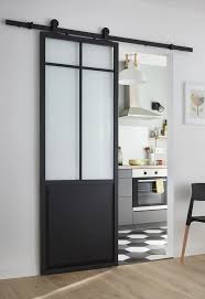 Check spelling or type a new query. Porte Atelier Coulissante Avec Un Verre A Motif Carre Cuisine Couloir Salon Mignon Cuisine Americaine