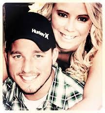 Dee Romine's Instagram, Twitter & Facebook