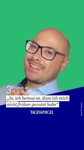 Thilo Stalbovs ist 43 Jahre alt, lebt in Mainz und arbeitet als Lehrer an  einer Förderschule. Im Klassenzimmer gewöhnt er Jugendlichen ab, „schwul“  als Schimpfwort zu sagen. Auf TikTok klärt Stalbovs sie