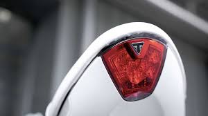 主打平價入門 triumph trident 新車型概念亮相 supermoto8 golf clubs