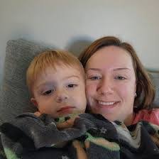 Amber Sunde's Instagram, Twitter & Facebook