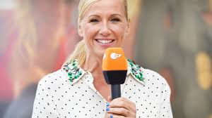 Egal ob jung, alt, männlein oder weiblein: Andrea Kiewel Selten Privater Einblick So Vertreibt Sich Die Fernsehgarten Moderatorin Die Zeit Bunte De