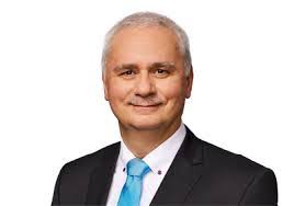 Benjamin Kirschbaum's Instagram, Twitter & Facebook