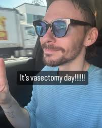 THE FACETIME WITH JOHNNY I CANNOTH LOLLLLL @matthewkoma you are a genius.  Happy snipping! ✂️