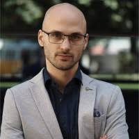 200+ perfiles de «Csernak»