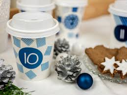 Papierdrachen Diy Adventskalender Kaffee Becher Zum Selber Basteln Und Befullen Mit Blauem Washi Tape Adventskalender Kaffee Adventkalender Selber Basteln