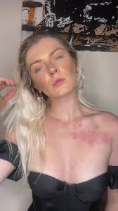 Blonde girl next door (@blondegirlnextdoor.x)