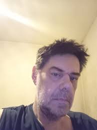 Ciao sono Andrea vivo a Ferrara e mi piacerebbe avere una storia seria