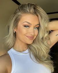 Madison Callahan's Instagram, Twitter & Facebook