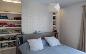 de nombreux rangements pour ce dressing dont deux penderies optimisation de l esp meuble tete de lit deco chambre parentale tete de lit idee deco tete de lit