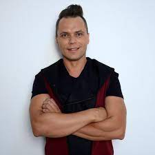 Gyerekkori traumájáról mesélt szarvas józsef: Szarvas Jozsef Josh
