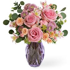 Online flower and gift delivery to canada serviced by russianflora.com. Heartfelt Blooms Bouquet Toronto Canada Flower Delivery