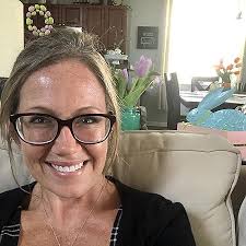 Jennifer Desrosiers's Instagram, Twitter & Facebook