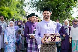 Penyanyi popular, yuna kini sah bergelar isteri kepada jejaka pilihan hatinya, adam sinclair. Photos Yuna And Adam Sinclair Get Hitched In Pahang
