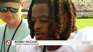 Vikings sign DB Bobby McCain, waive Romo