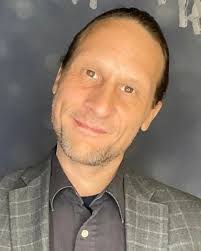 On wed jun 19, at the tiny comedy show at Kawa, it's ... Warren Dean! A  relative newcomer to the scene, Warren has an engaging style that doesnt  take himself or anything