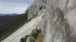 Parcul național piatra craiului este un parc național în românia. Marele GrohotiÈ™ Din Parcul NaÈ›ional Piatra Craiului Din Cadrul Romsilva Youtube