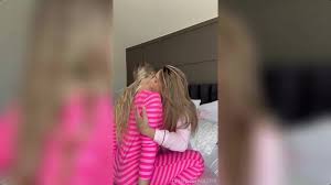 Azra Nadia Lesbian Kissing 1 - Thothub
