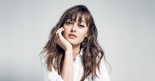 After starring in the «oliver!» from the theatre's repertoire, she was invited. Age Ella Purnell Anniversaire La Taille Valeur Nette Famille Un Salaire