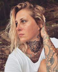 Breast Cancer Tattoos 6 Women Share The Tattoos Inspired By Their Breast Cancer Diagnosis Glamour