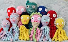 Como Hacer Amigurumis Paso A Paso Aprende A Tejer Amigurumis Si esta de pie, con las otros amigurumis como objetos, vehiculos, etc, los diseno empezando por la estructura principal, la cada amigurumi es distinto y debes fotografiarlo desde diferentes distancias, angulos, posiciones. como hacer amigurumis paso a paso