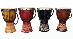 Alat musik yang termasuk ke dalam kelompok alat musik ritmis ini terbuat dari kayu, kulit hewan (kulit hewan yang sering digunakan kulit kerbau), dan rotan. Artikel Fungsi Alat Musik Djembe Atau Jimbe Cinta Indonesia