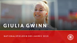 Giulia gwinn (born 2 july 1999) is a german soccer player. Gwinn Ist Nationalspielerin Des Jahres 2019 Dfb Deutscher Fussball Bund E V