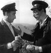 C'aggi' 'a fa'?» ma essa zitto, nun rispunneva. Eduardo De Filippo Wikipedia