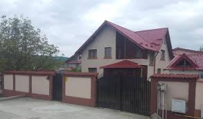 Hotelul posada din curtea de arges, recent modernizat si clasificat la categoria 3 stele, se afla la 300 m de celebra manastire a mesterului manole. Cazare Curtea De ArgeÈ Hoteluri Èi Cazare IeftinÄ Curtea De ArgeÈ Agoda Com