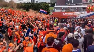 LIVESTREAM (22 uur): Oranje-gekte in Dallas, waar Nederland zonder Memphis Depay start aan lastige WK-opener
