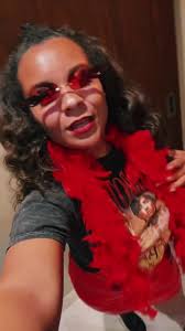 Melanie McGrath (@meekmels)