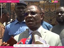 The Public Independent Conciliator (PIC) for the North West, Tamfu Simon  Fai has presented three newly produced fundamental guides of his office  during a press briefing this October 14, 2025 in ...